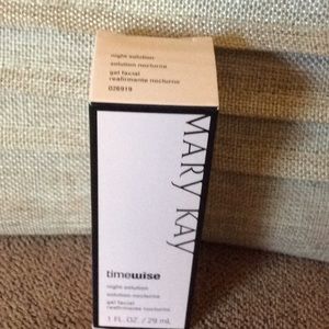 Mary Kay Timewise Night Solution Serum
NEW